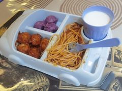 -汽车博物馆主题餐厅