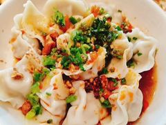 手工包的钟水饺-爆炸头阿姨小四川正宗川味小吃(无任何分店)
