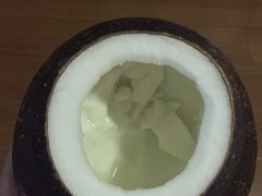 -志龙皇冠吃货椰子铺