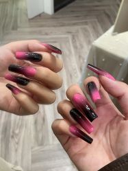 -花岐款式专研健康美甲沙龙