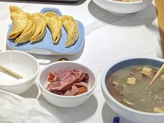 -老新隆牛肉锅贴(新街口店)