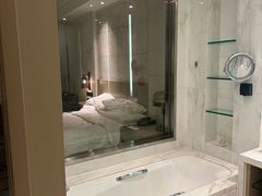 -上海漕河泾万丽酒店