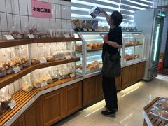 面包甜点陈列柜-老大昌(淮海中路店)