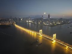-澳门旅游塔360°旋转餐厅