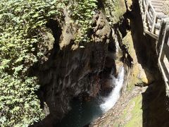 -龙水峡地缝景区