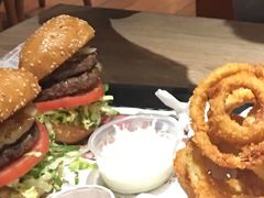 -The Habit Burger Grill 哈比特汉堡(复兴soho店)