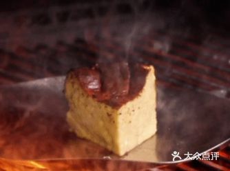 拿波里窑炉披萨，薄脆饼底，浓郁芝士?