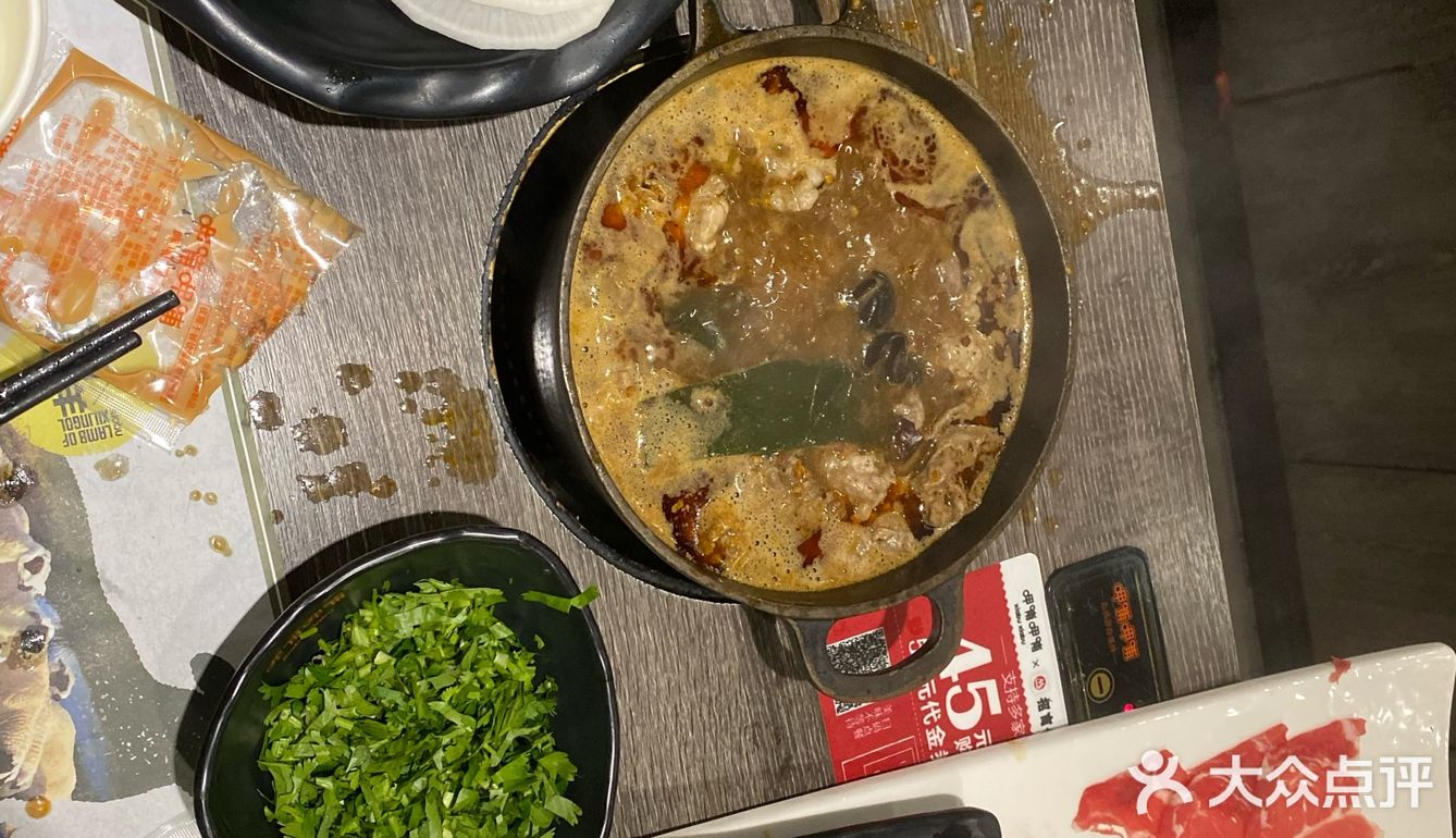 东西好吃，服务也很好，因为我和妈妈喜欢吃瘦一点的肉