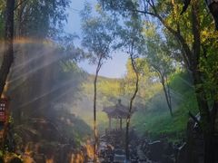 -雪山彩虹谷景区