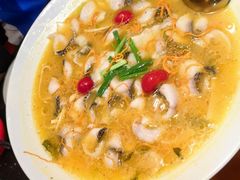 -山城外·非遗酸菜鱼(盛龙广场店)