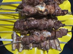 -烤肉小伙烤肉店
