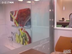 一楼到二楼的楼梯-德克士(崂山百货店)