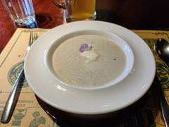 奶油蘑菇汤-马迭尔德式西餐精酿啤酒屋(中央大街店)