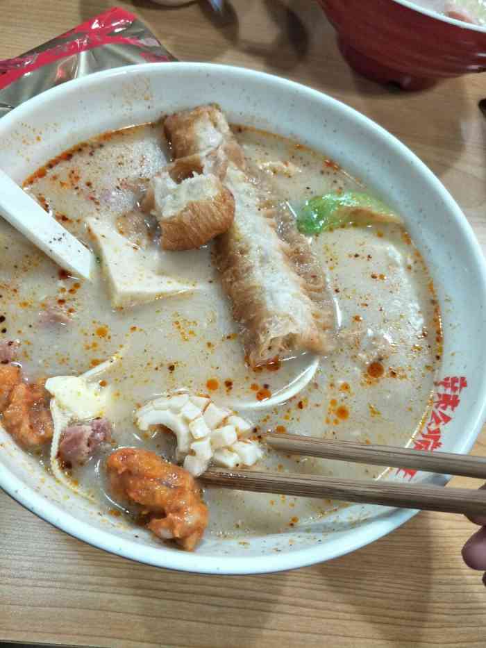 辣么疯狂双骨瓦罐麻辣烫-"95 特色是汤,真的是不错,高汤的感觉.