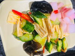 -宽板凳老灶火锅(台湾街店)