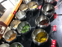 自助调料区-杨国福麻辣烫