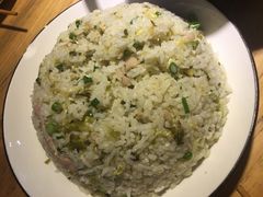 酸菜肉丝炒饭-小三峡食府(西五路店)