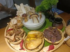 -菌彩云南野生菌火锅(万达广场店)