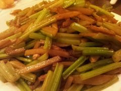 芹菜土豆条-晚归月亮湾私家菜(临邑路店)