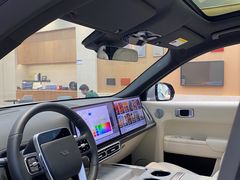 -理想汽车(世纪汇店)