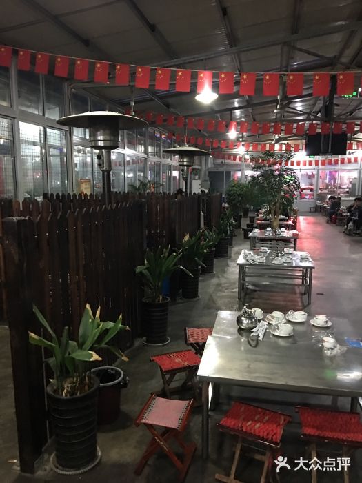 泰山王老三串店(海大广场店)大堂图片