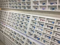 -诺柯视眼镜-蔡司依视路官方工厂店(淞南一店)