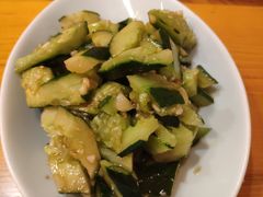 蒜泥拍黄瓜-丁记盐蘸牛肉·新杭菜(河东路店)