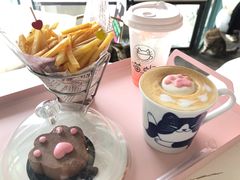 -喵屿·大理花园猫咖