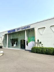 -城市花园婚纱摄影