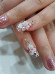 水晶雕花，很漂亮哦！！-薇奈尔美甲美睫·科技美肤