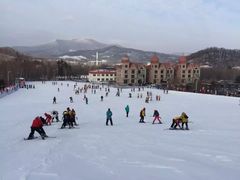 -亚布力新体委滑雪场