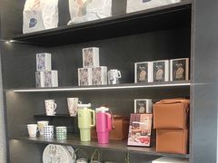 -HUG·拥抱咖啡(郑州宝龙广场店)