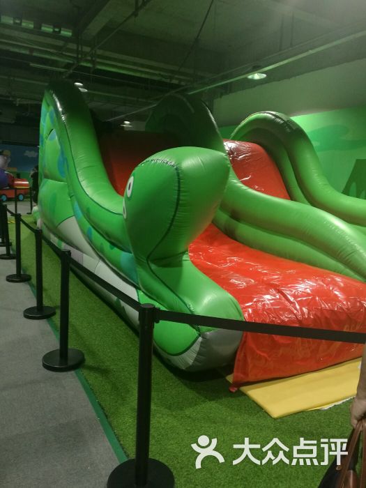 小猪佩奇super pop超级互动游乐场-恐龙滑梯图片-天津休闲娱乐-大众点