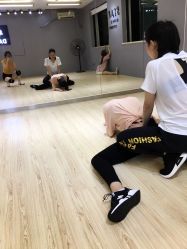 -STAR舞蹈工作室