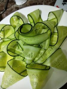 推荐:鲜毛肚云里捞鸳鸯锅底功夫黄瓜片