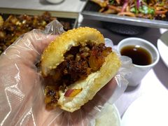 鸭酥饼夹肉-鸭王烤鸭店(三里河店)