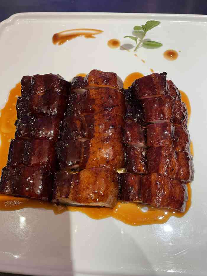 桐君阁·潮餐厅-"装修风格和整体菜品的设计都很适合宴请朋友.