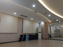 -迈劲健身专业私教(朝青汇店)