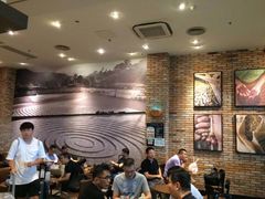 等位区-星巴克(重庆火车北站北广场II店)