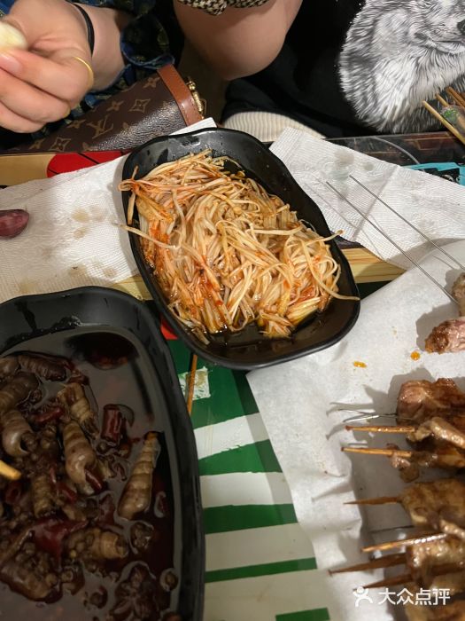小红桶烧烤(烟台芝罘医院总店)图片
