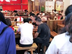 大堂-先启半步颠小酒馆(白麓里店)