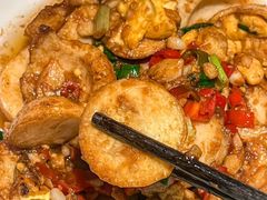 -阿瓦山寨·湘菜现炒·剁椒鱼头王(咸阳总店)