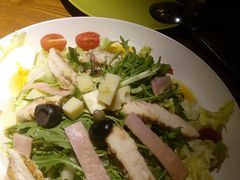 老教堂沙拉-JINNS锦时 steak&pizza(浸信会礼拜堂旧址店)