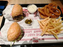 -The Habit Burger Grill 哈比特汉堡(复兴soho店)