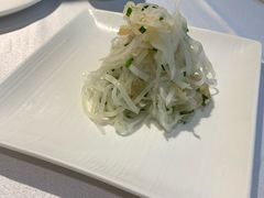 萝卜丝拌海蜇-老人和饭店(淮海中路店)