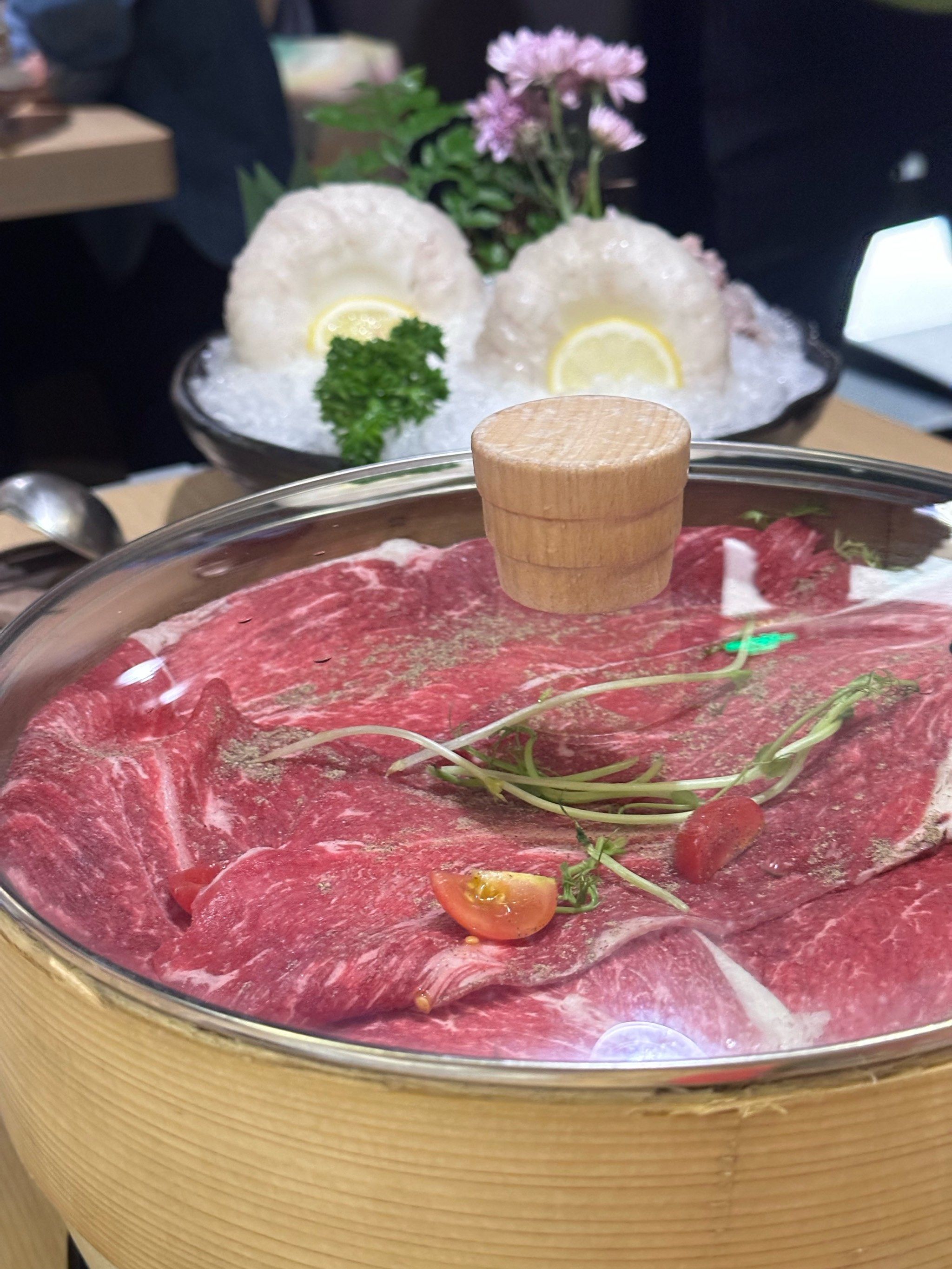 第一次吃日式河豚牛肉创意火锅