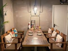 -HIGH FIVE哈福手工汉堡(桂林路店)