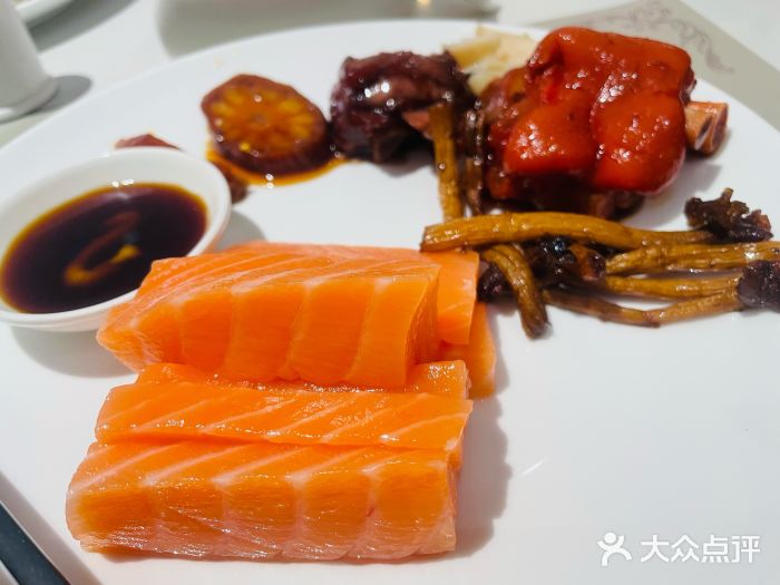 晶丽香榭自助餐(南京大饭店)三文鱼图片