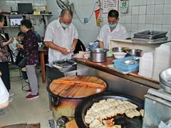 -黄阿姨锅贴大王(万航渡路店)