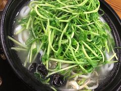 -丽虹云南过桥米线(兴工街店)